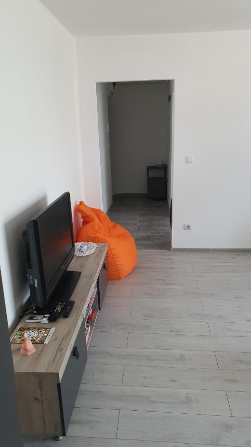 Ferienwohnung Fim Apartament Hunedoara Exterior foto